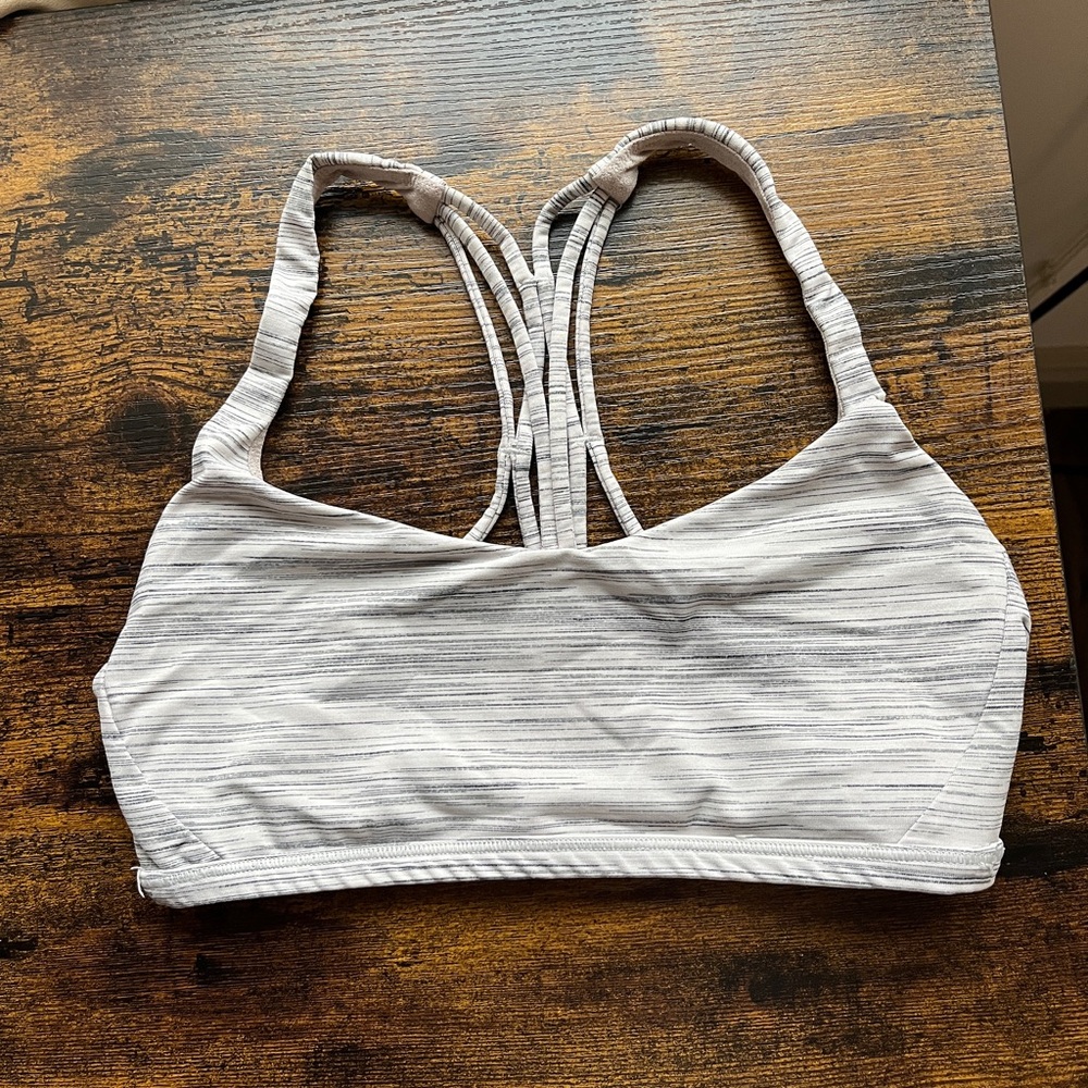 Lululemon grey free to be bra size 4